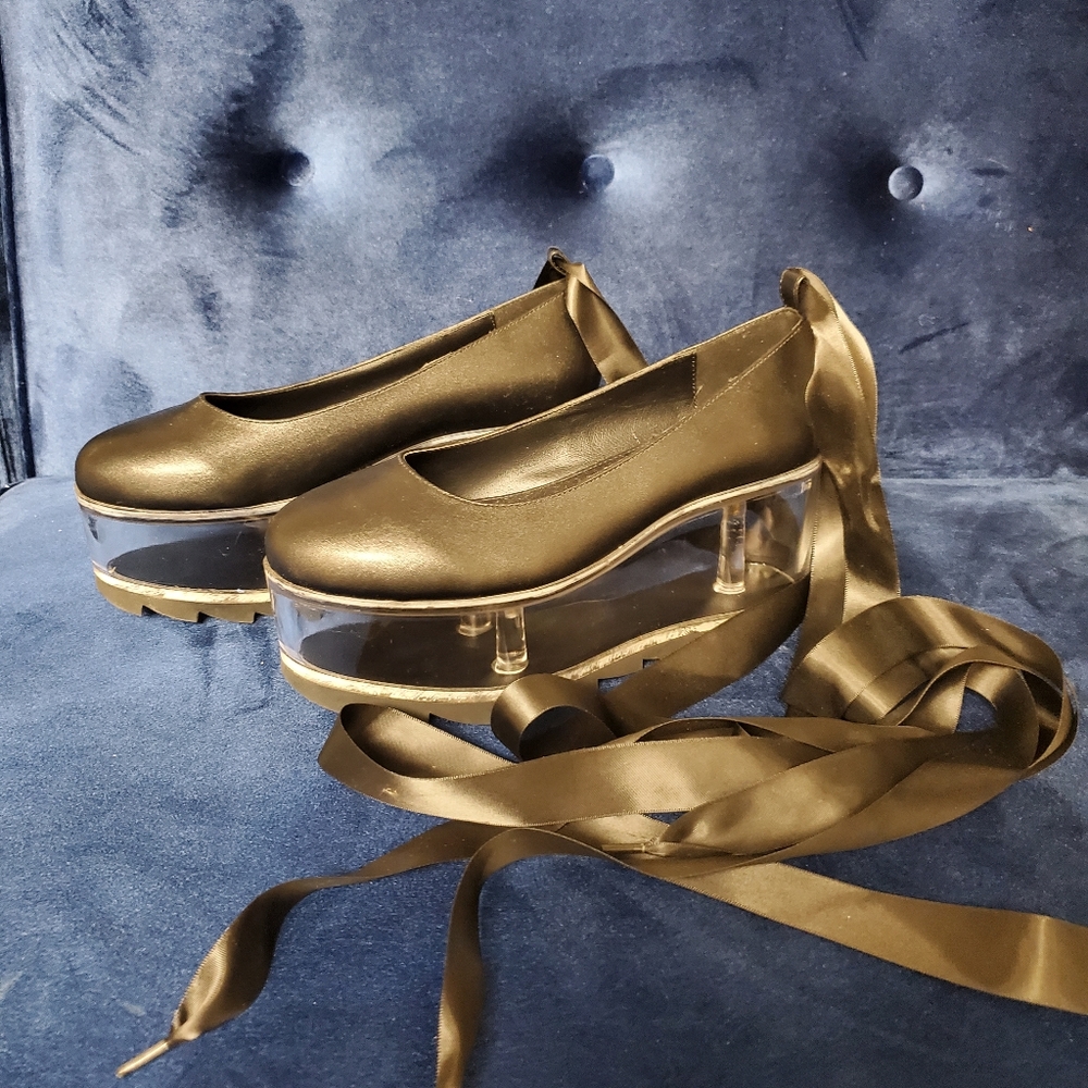 YRU  Black Qloud Swan Platforms